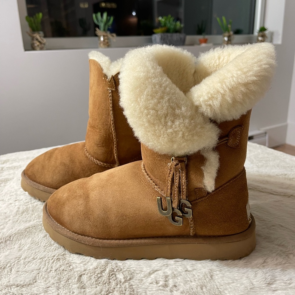 UGG Boots Bailey Button Charm Sheepskin Boots